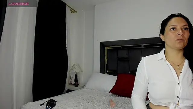 CatleyaSmith online show from January 16, 2026, 12:09 pm