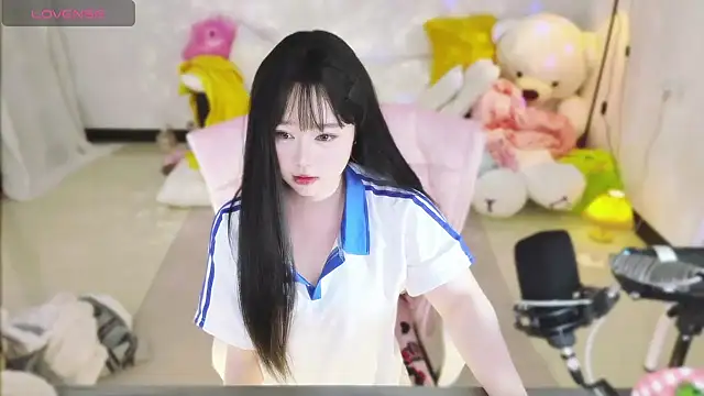 Nina37 online show from January 7, 2026, 12:10 pm