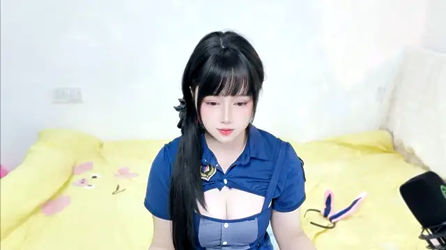 Nina37 online show from March 10, 2026, 11:25 am