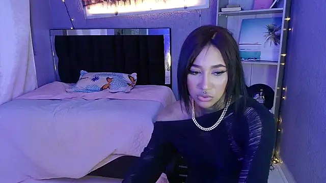 lyam ebony  online show from November 14, 2025, 9:02 am