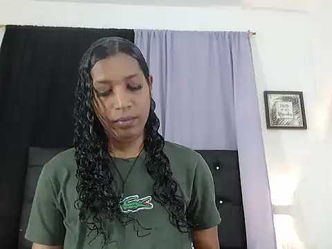 Snapshot of MiaCoock chatting on November 8, 2025, 1:25 pm MiaCoock online show from November 8, 2025, 1:25 pm