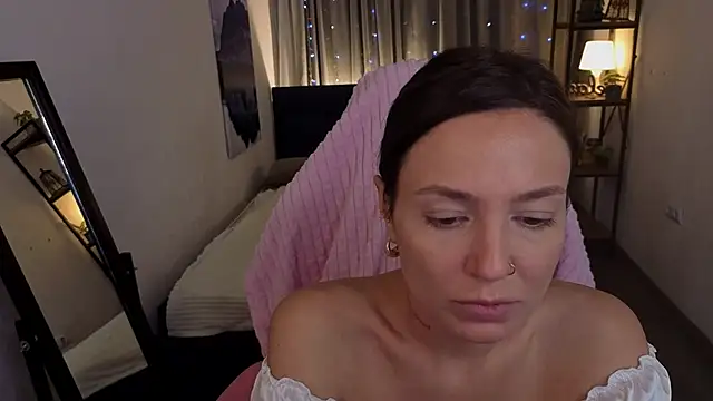 Snapshot of Naila_Whisper chatting on January 9, 2026, 6:42 am Naila Whisper online show from January 9, 2026, 6:42 am