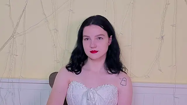 Snapshot of LatinaHuguenin chatting on November 16, 2025, 7:24 am LatinaHuguenin online show from November 16, 2025, 7:24 am