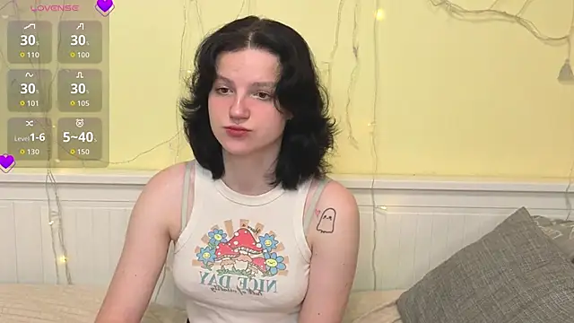 Snapshot of LatinaHuguenin chatting on December 16, 2025, 7:12 am LatinaHuguenin online show from December 16, 2025, 7:12 am