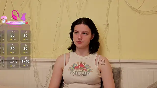 Snapshot of LatinaHuguenin chatting on December 2, 2025, 7:10 am LatinaHuguenin online show from December 2, 2025, 7:10 am