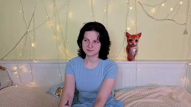 Snapshot of LatinaHuguenin chatting on November 23, 2025, 7:07 am LatinaHuguenin online show from November 23, 2025, 7:07 am