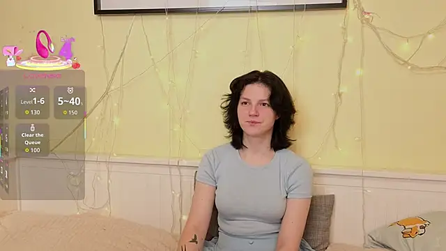 Snapshot of LatinaHuguenin chatting on November 29, 2025, 7:19 am LatinaHuguenin online show from November 29, 2025, 7:19 am