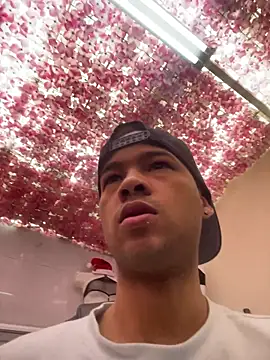 Snapshot of Eithan_Walt chatting on November 9, 2025, 12:31 pm Eithan Walt online show from November 9, 2025, 12:31 pm