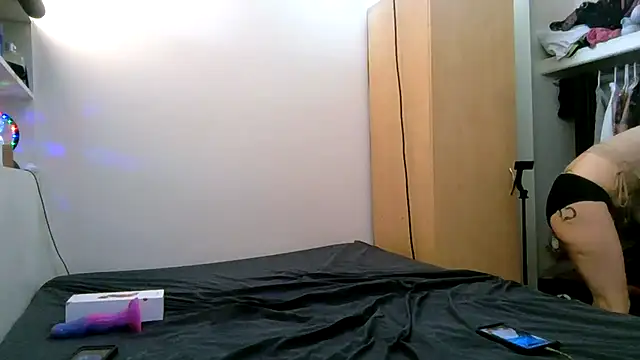 Snapshot of Empress_Lilith chatting on February 12, 2026, 7:13 pm Empress Lilith online show from February 12, 2026, 7:13 pm