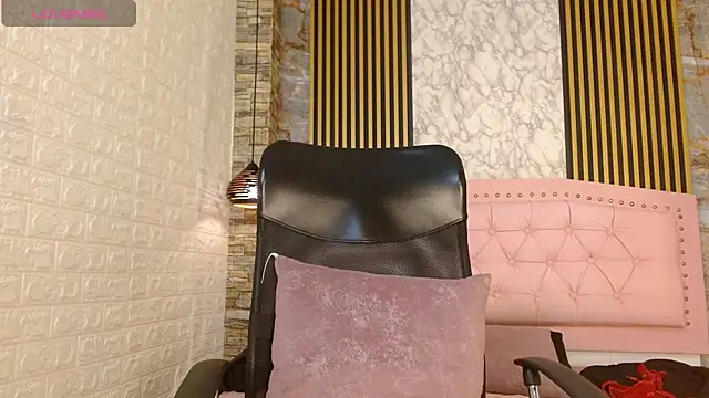 Snapshot of griselle_rousse chatting on November 30, 2025, 10:27 am griselle rousse online show from November 30, 2025, 10:27 am