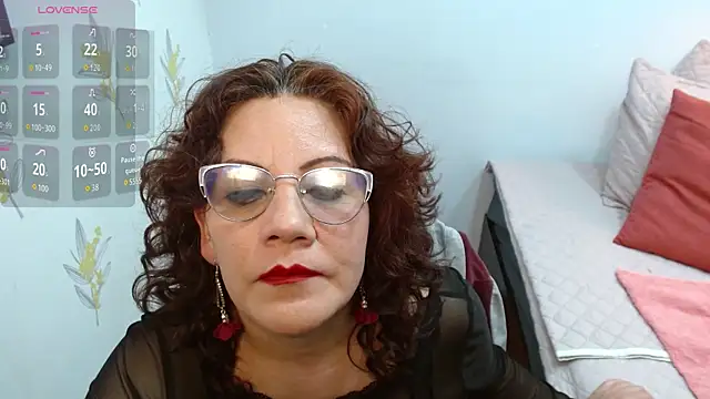 Snapshot of Rosalie_Durand chatting on February 12, 2026, 7:24 pm Rosalie Durand online show from February 12, 2026, 7:24 pm