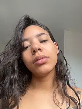 Snapshot of catee_martinez chatting on November 13, 2025, 4:44 pm catee martinez online show from November 13, 2025, 4:44 pm