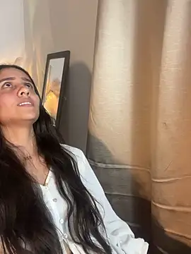 alisaa jhons1 online show from April 10, 2026, 3:24 am