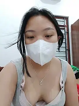 Snapshot of linh-xinh18 chatting on July 3, 2026, 2:45 pm linh-xinh18 online show from July 3, 2026, 2:45 pm