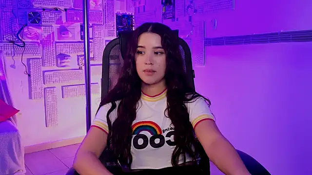 AnnaGarcias  online show from November 6, 2025, 12:53 pm