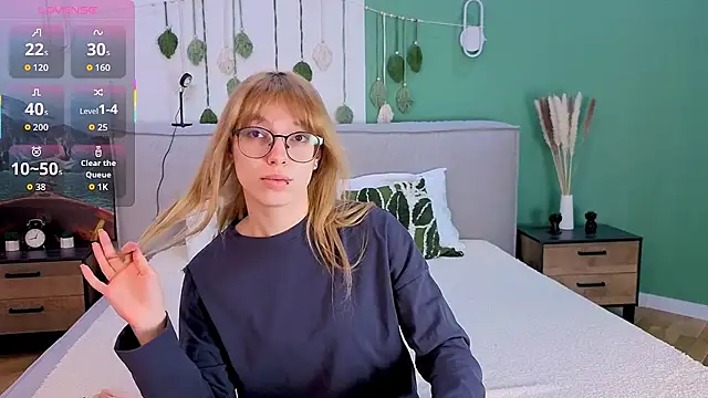 CindyMoriLove online show from March 11, 2026, 5:45 am