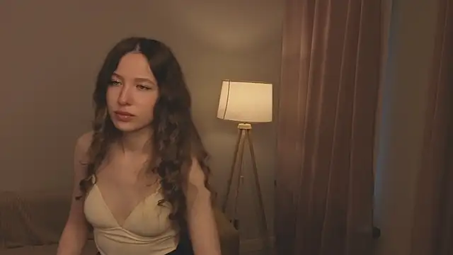 eirakiliana online show from December 5, 2025, 8:24 am