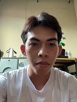 Snapshot of Urhotsilverboy chatting on July 28, 2026, 8:00 am Urhotsilverboy online show from July 28, 2026, 8:00 am