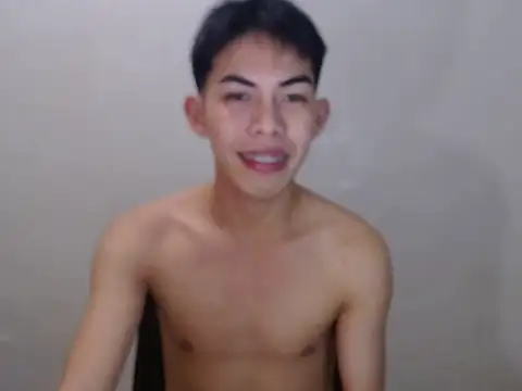 Snapshot of Urhotsilverboy chatting on June 21, 2026, 1:06 pm Urhotsilverboy online show from June 21, 2026, 1:06 pm