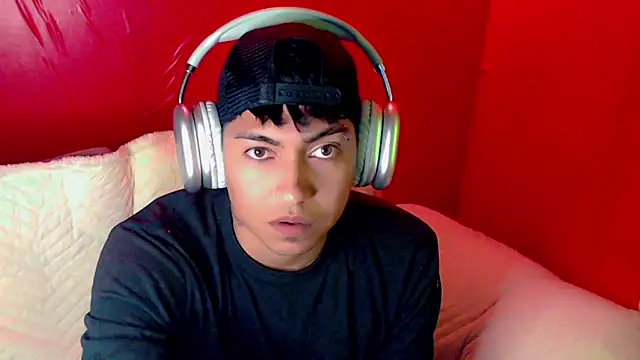 Snapshot of LPYsami773 chatting on November 8, 2025, 2:09 pm LPYsami773 online show from November 8, 2025, 2:09 pm