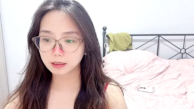 Snapshot of Hmm_0303 chatting on May 9, 2026, 4:54 pm Hmm 0303 online show from May 9, 2026, 4:54 pm