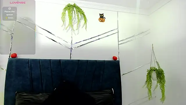 Paris Evans  online show from January 10, 2026, 12:44 pm