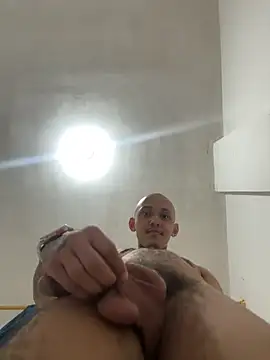 Snapshot of thebesthot chatting on May 19, 2026, 4:19 am thebesthot online show from May 19, 2026, 4:19 am