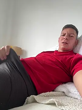 Maluma1995 online show from April 20, 2026, 5:25 pm