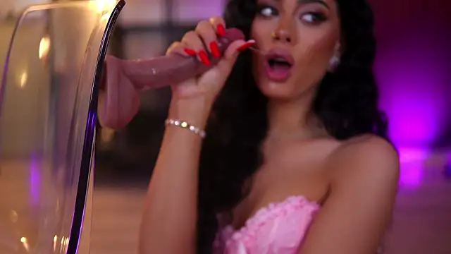 RavennaDArcy online show from February 25, 2026, 8:30 pm