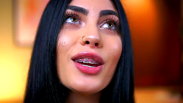 RavennaDArcy online show from November 24, 2025, 8:09 pm