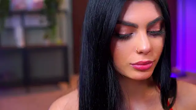 RavennaDArcy online show from December 15, 2025, 7:20 pm