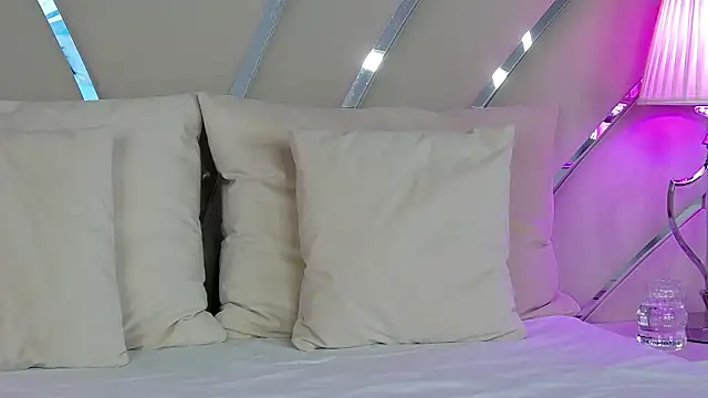 IvyNox online show from March 7, 2026, 7:19 pm