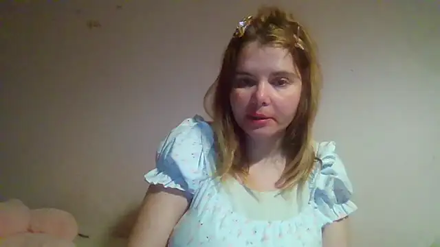 Snapshot of HornyElena chatting on November 7, 2025, 5:28 pm HornyElena online show from November 7, 2025, 5:28 pm