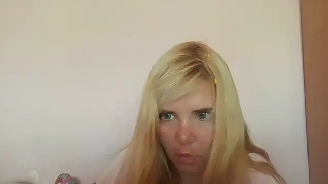 Snapshot of HornyElena chatting on June 27, 2026, 12:22 pm HornyElena online show from June 27, 2026, 12:22 pm