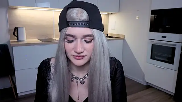 eshleeygreen online show from December 4, 2025, 3:44 pm