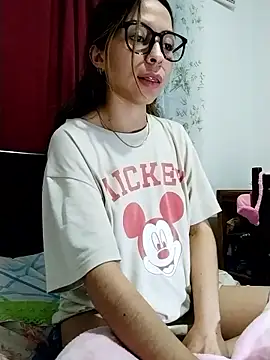 LuluuBerry online show from November 10, 2025, 12:04 am