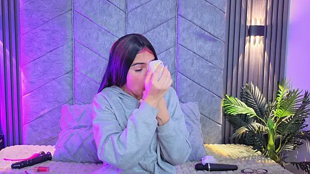 Snapshot of _ViolletteNoir_ chatting on November 30, 2025, 8:59 am ViolletteNoir online show from November 30, 2025, 8:59 am