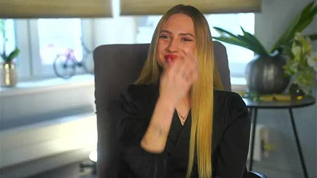 FreidaLerew online show from November 6, 2025, 5:11 am