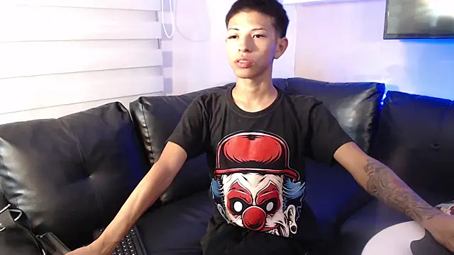 Snapshot of Tessachains_2_ chatting on January 13, 2026, 2:04 am Tessachains 2 online show from January 13, 2026, 2:04 am