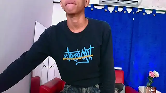 Snapshot of Tessachains_2_ chatting on February 19, 2026, 4:48 pm Tessachains 2 online show from February 19, 2026, 4:48 pm