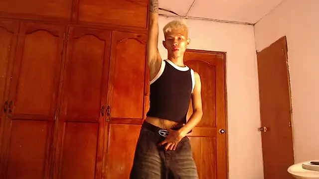 Snapshot of Tessachains_2_ chatting on March 1, 2026, 2:00 am Tessachains 2 online show from March 1, 2026, 2:00 am