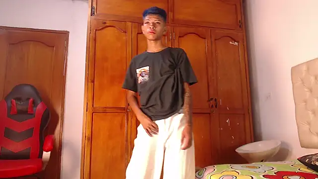 Snapshot of Tessachains_2_ chatting on February 15, 2026, 2:34 am Tessachains 2 online show from February 15, 2026, 2:34 am