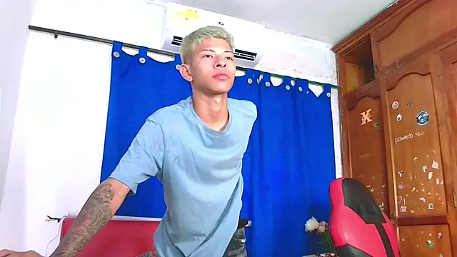 Snapshot of Tessachains_2_ chatting on February 23, 2026, 5:35 pm Tessachains 2 online show from February 23, 2026, 5:35 pm