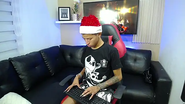 Snapshot of Tessachains_2_ chatting on December 21, 2025, 3:52 am Tessachains 2 online show from December 21, 2025, 3:52 am