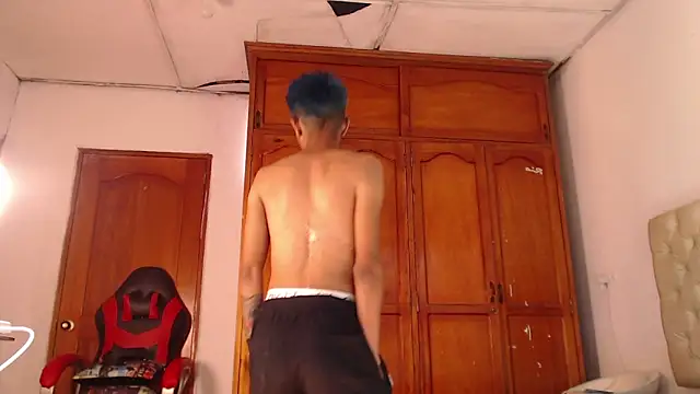 Snapshot of Tessachains_2_ chatting on February 12, 2026, 2:50 pm Tessachains 2 online show from February 12, 2026, 2:50 pm