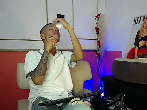 Snapshot of Tessachains_2_ chatting on November 29, 2025, 10:32 pm Tessachains 2 online show from November 29, 2025, 10:32 pm