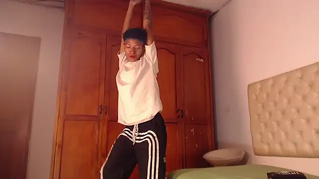 Snapshot of Tessachains_2_ chatting on February 12, 2026, 1:49 am Tessachains 2 online show from February 12, 2026, 1:49 am