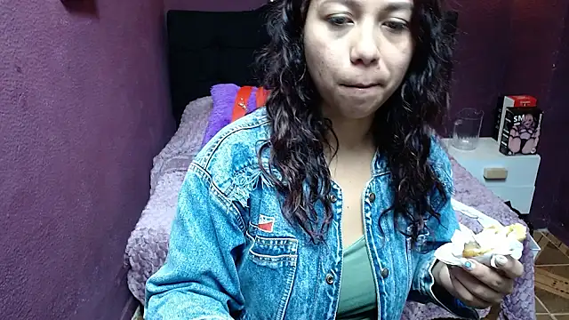 monika 256 online show from February 13, 2026, 1:33 pm