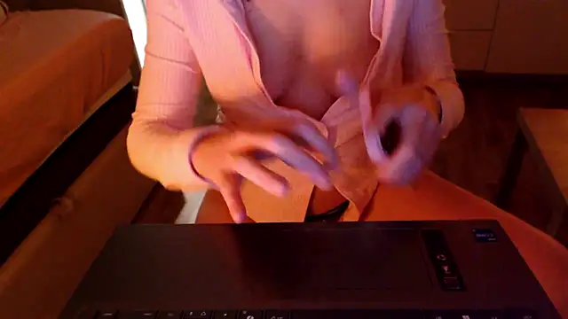 Snapshot of LaContessaClara chatting on January 15, 2026, 12:25 am LaContessaClara online show from January 15, 2026, 12:25 am