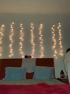 massagistahotbrunette online show from February 10, 2026, 4:50 pm